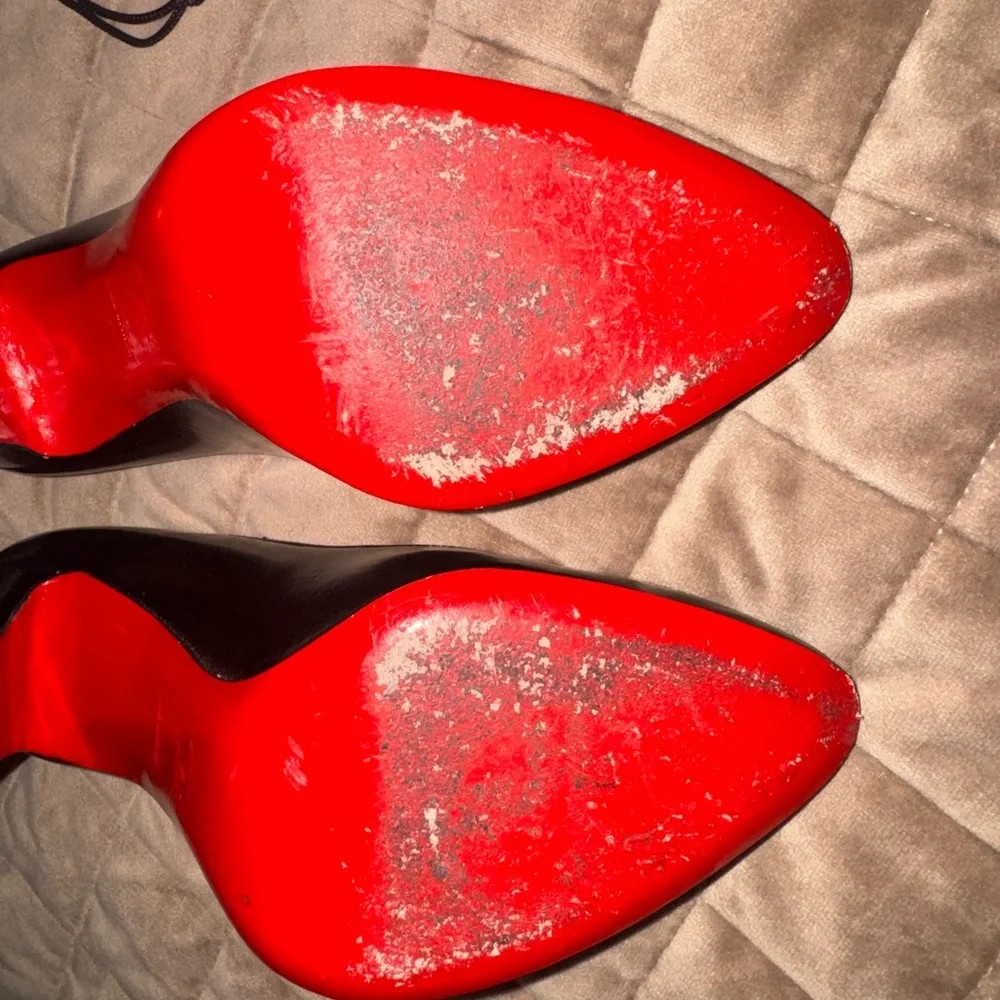 christian louboutin black décolleté - Picture 6 of 7